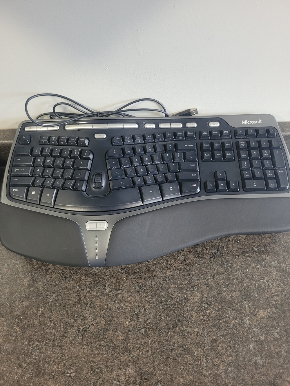 Microsoft Ergonomic Wired Keyboard with Integrated Wrist Rest- Model 4000V 1.0